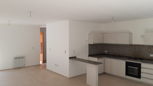 Imagen 5 de 11 de Vendo Duplex En Villa Allende