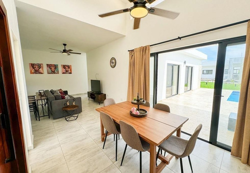 Villa Amueblada En Venta