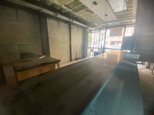 Gran Local Com. Para Restaurante U Otro Giro 183m2 Ampliable