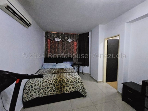 Vendo Apartamento En Urbanización Los Caobos, Código 25-15272 Cm Leer Descripción
