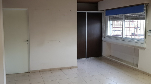 Imagen 14 de 14 de Venta, 2 Galpones En Muy Buena Zona De V. Ballester