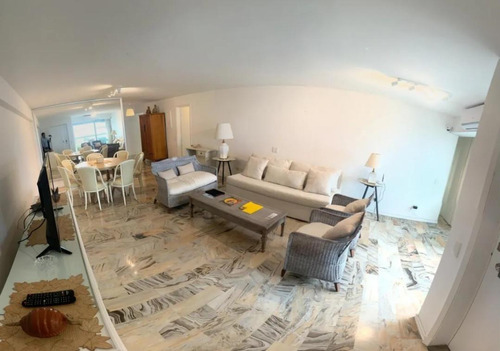 Venta De  Apartamento - Punta Del Este - 4 Dormitorios - 3 Baños -  Frente Al Puerto U$s 285.000