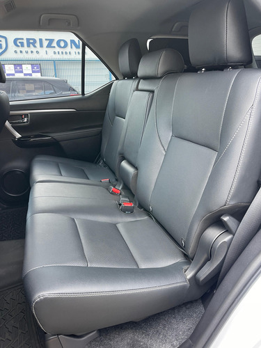 Toyota SW4 2.8 Tdi Srx Platinum 7L 4X4 Aut. 5P