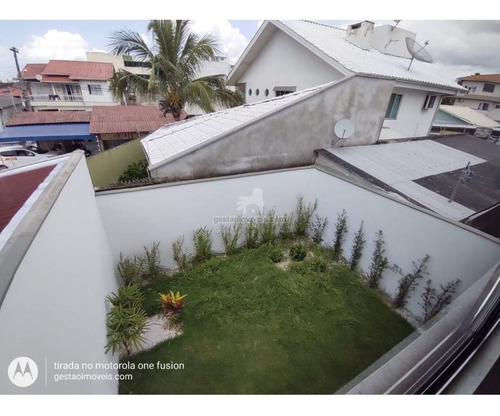 Imagem 12 de 20 de Sobrado Para Venda No Bairro Centro Em Balneário Camboriú, 3 Quartos Sendo 1 Suíte, 1 Vaga, - Ml_394