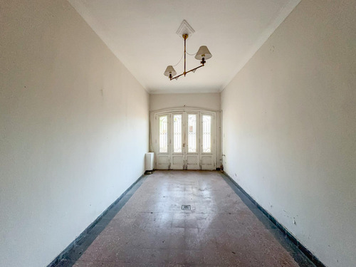 Casa 3 Dormitorios, Cocina Separada, Enorme Jardin, Abasto