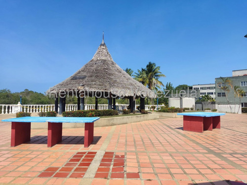 Rm Apartamento (1 Nivel) En Venta En Puerto Plata, Miranda