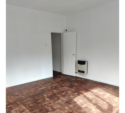 Casa En Venta - 3 Dormitorios 2 Baños - Cochera - 283mts2 - Longchamps, Almirante Brown