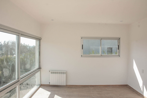 Imagen 18 de 22 de Casa En Venta En Lomas City Bell 3 Dormitorios