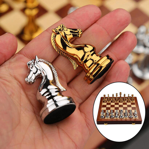 Juego De Ajedrez Medieval Con Tablero De Ajedrez Oro Plata