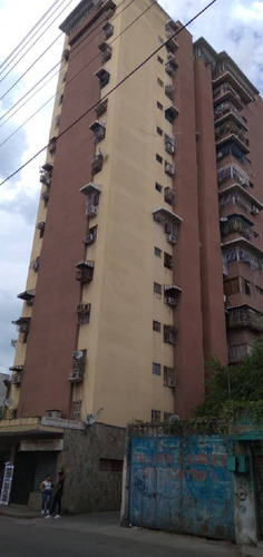 Imagen 1 de 12 de Venta De Hermoso Penthouse En Res. Tamarindo, Maracay. 04124827470