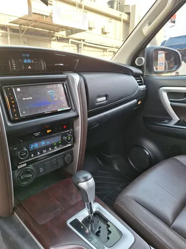Toyota Fortuner 2.7l Mid
