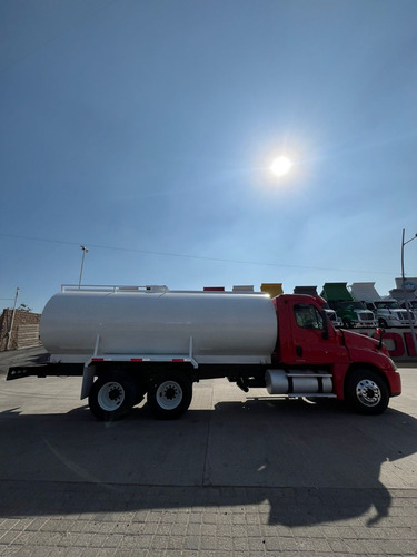 Freightliner Cascadia Camión Pipa De 20,000 Litros