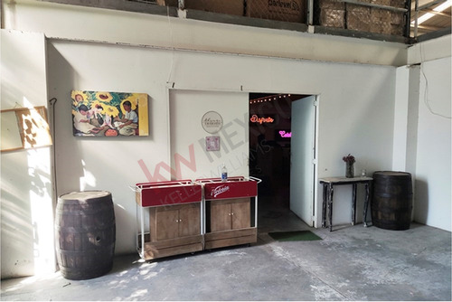 Bodega En Venta En Santa Rosa Jauregui A Solo 50 Metros De Paseo De La República