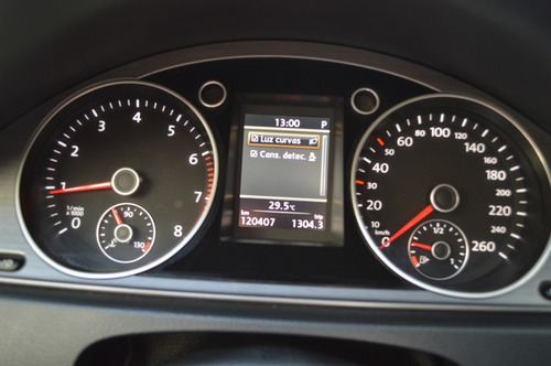Volkswagen Passat Luxury 2.0 Tsi Dsg 2012 Gris Nafta