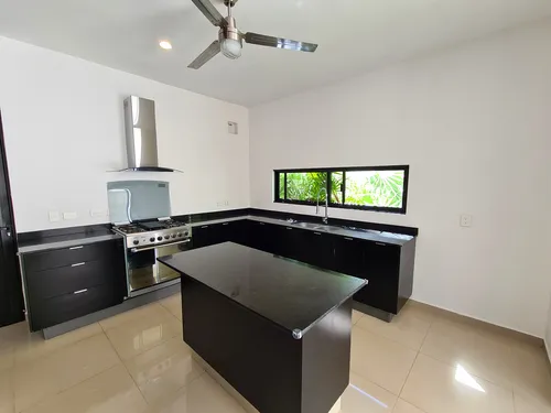 Casa En Renta De 3 Recámaras Y Piscina En Privada San José Tulipanes