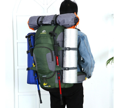 A Mochila De Senderismo Impermeable De 60 L Para Acampar Y