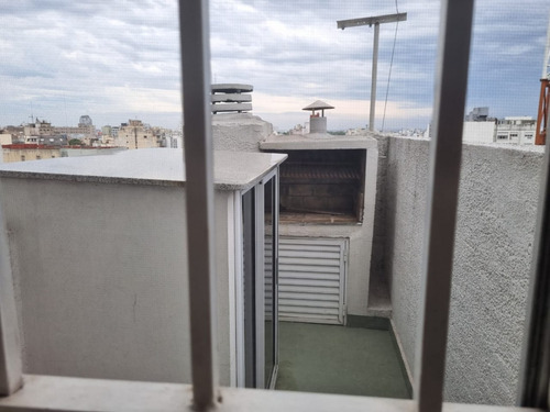 Venta Departamento 4 Ambientes Av. San Juan 1388 Con Patio, Parrilla Y Baulera. Reciclado!!