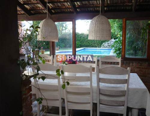 Imagen 10 de 13 de Casa Con Piscina En Venta - Playa Mansa
