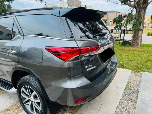 Imagen 4 de 10 de Toyota Sw4 2017 2.8 Srx 177cv 4x4 7as At