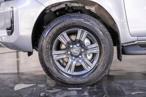 Toyota Hilux SRV 4X4