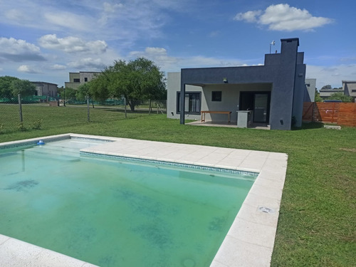 Imagen 13 de 15 de Casa San Ramiro Al 100 - Pilar Del Este