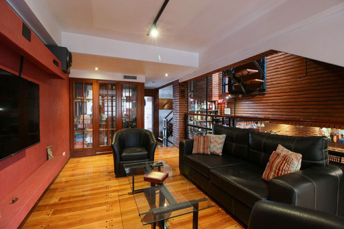 Exclusiva Casa 7 Amb. C/pileta Y Quincho V. Parque