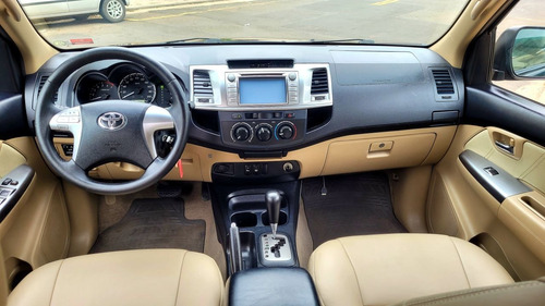 Imagem 8 de 14 de Hilux Sw4 Sr 4x2 2.7 Flex 16v Aut.