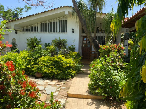 Imagen 3 de 10 de Hermosa Casa Rústica Y Moderna Con Terreno