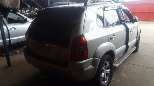 Imagem 12 de 20 de Sucata Hyundai Tucson 2.0 16v Somente Para Venda De Peças