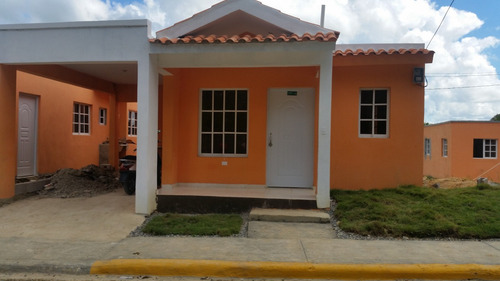 Imagen 2 de 14 de Casas De 3 Hab. 2 Baños Y Marquesina Cont. 829 323 9618