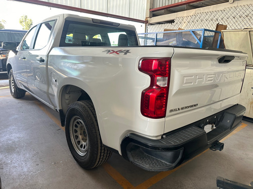 Chevrolet Silverado 4.3 WT DOBLE CAB 4x4