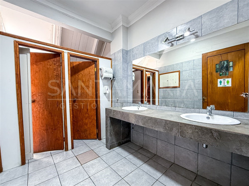 Casa En Arriendo De 8 Dorm. En Concepción
