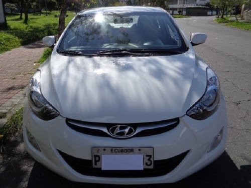 Flamante Hyundai New Elantra 4p 1.8 Ac 2012