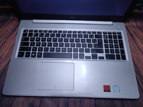 Notebook Dell Inspiron 5570 I7 8g 8gb Ram Ssd 240 R7 460 2gb Preto
