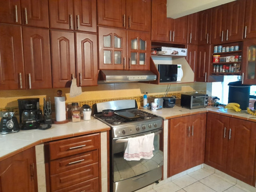 Imagen 15 de 30 de Vendo Hermosa Y Amplia Casa, Ubicada En Un Lugar De Ensueño, Rodeada De Naturaleza, Excelente Precio, 3 Salas, 4 Dormitorios, Alta Plusvalia Y Seguridad
