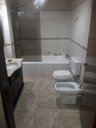 Imagen 3 de 6 de Local Con Vivienda- Venta- Flores