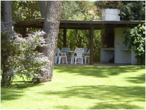 Imagen 6 de 27 de Casa En Venta Y Venta En Punta Del Este, Zona Lugano A Poca Distancia Del Shopping