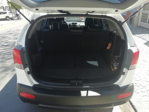 Imagen 9 de 13 de Kia Sorento 2.2 Crdi Premium 4wd 6at 7asientos