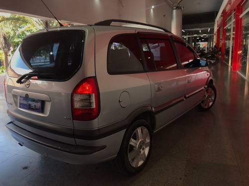 Imagem 6 de 15 de Zafira Elegance 2010 7 Lugares Completa