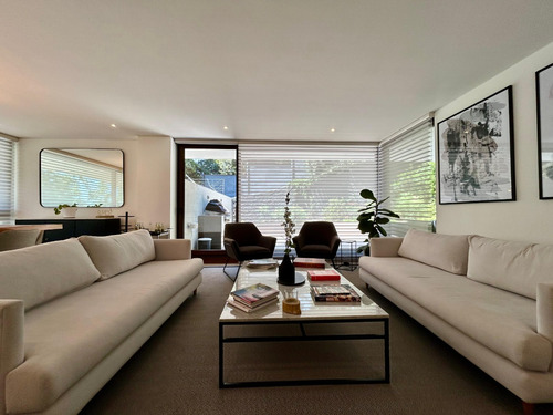 En Venta Exclusivo Depto Amoblado Y Jardín Privado, Vitacura
