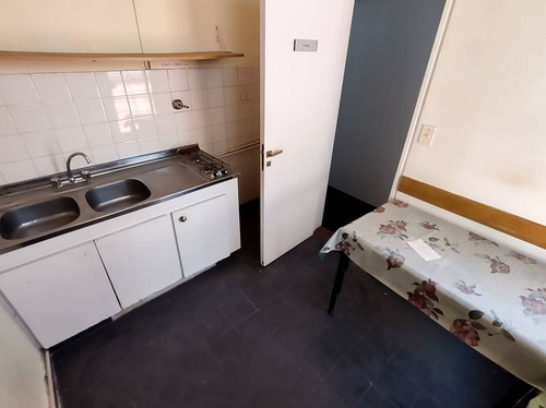 Imagen 10 de 30 de Vivienda / Oficina De 6 Ambientes Con Terraza Y Balcón En San Nicolás