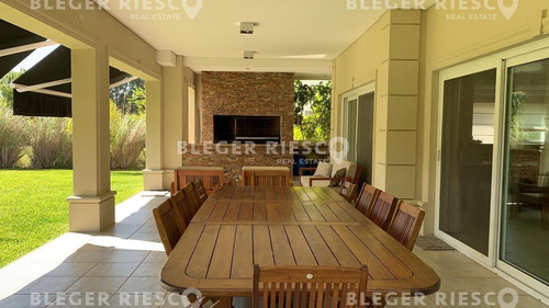 Imagen 8 de 30 de Casa En Venta Ubicado En Santa Catalina, Villanueva, Tigre