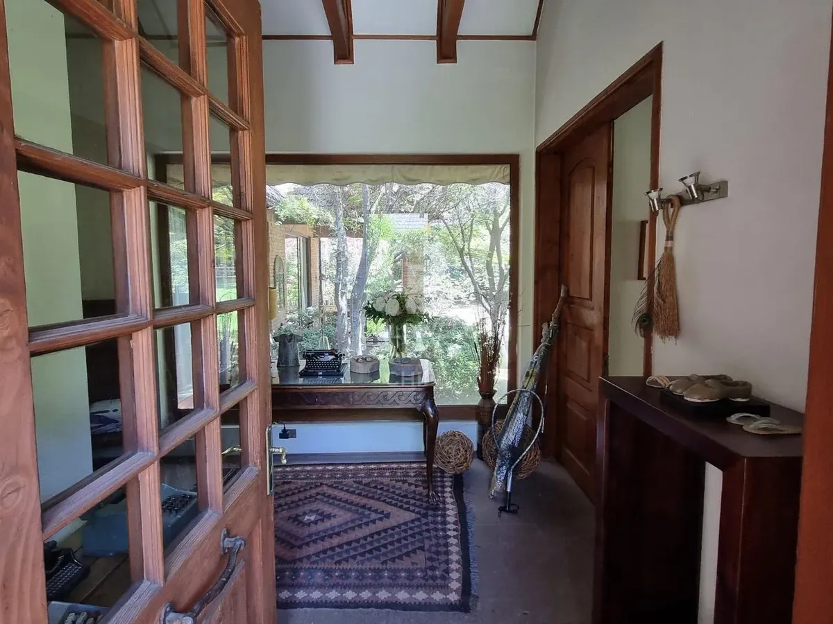 Imagen 5 de 25 de Linda Casa Con Gran Jardín Forestado De 1.700mt