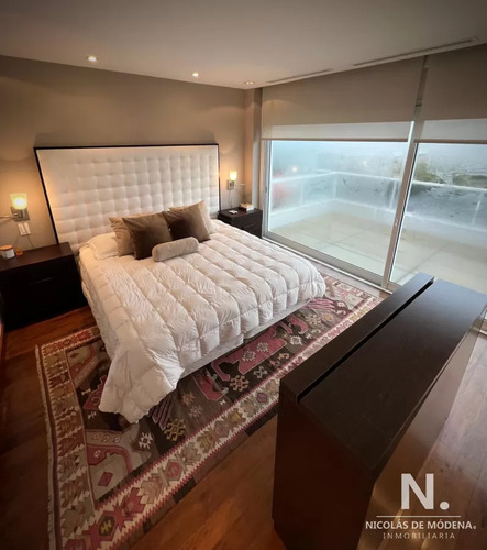 Espectacular Departamento En Venta Frente Al Mar, Penthouse De 4 Dormitorios. Punta Del Este