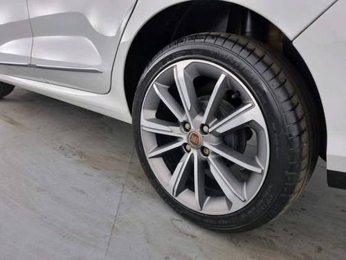 Imagem 12 de 15 de Fiat Cronos 1.8 E.torq Flex Precision At6