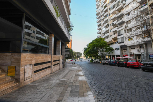 Departamento 3 Dormitorios En Venta Con Cochera - Vista Al Río - Categoría
