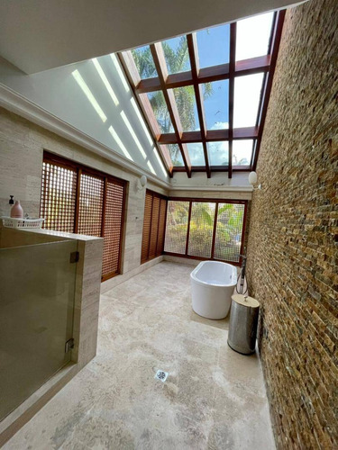 Imagen 14 de 30 de Casa En Venta En Guataparo Country Club
