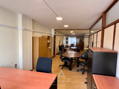 Alquiler Oficina En Ciudad Vieja Amplia Al Frente Luminosa 91m2 Edificados