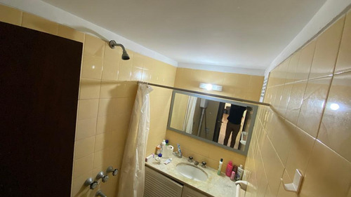 Casa En Venta - 4 Dormitorios 3 Baños - Cocheras - 234mts2 - Mar Del Plata