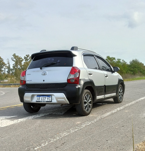 Toyota Etios 1.5 Cross